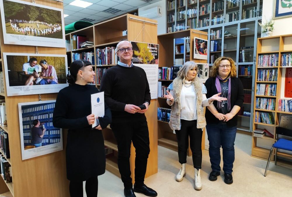 Otvorena izložba „Rastemo zajedno“ u Lekeniku